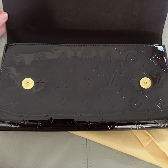 Louis Vuitton Vernis Amarante Robertson Pochette - Picture 5 of 8